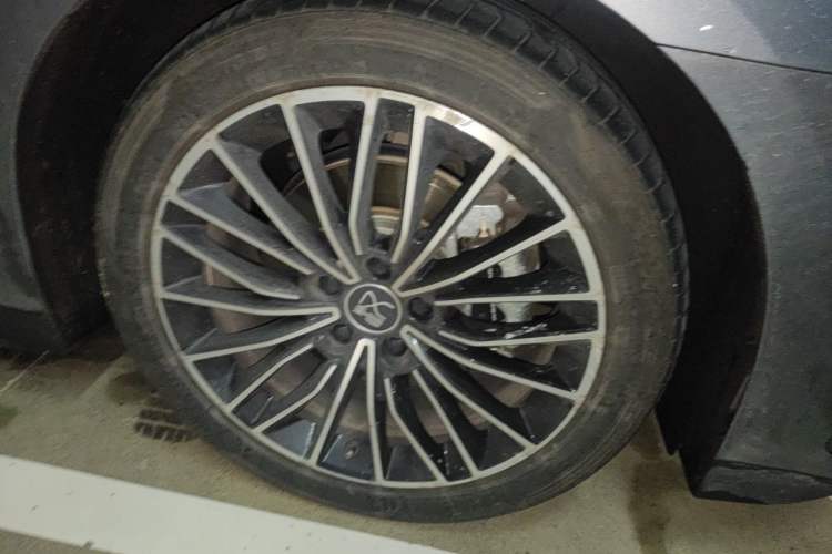 Used BYD Han 2022 DM-i 121KM Prestige Model Right Front Wheel Hub