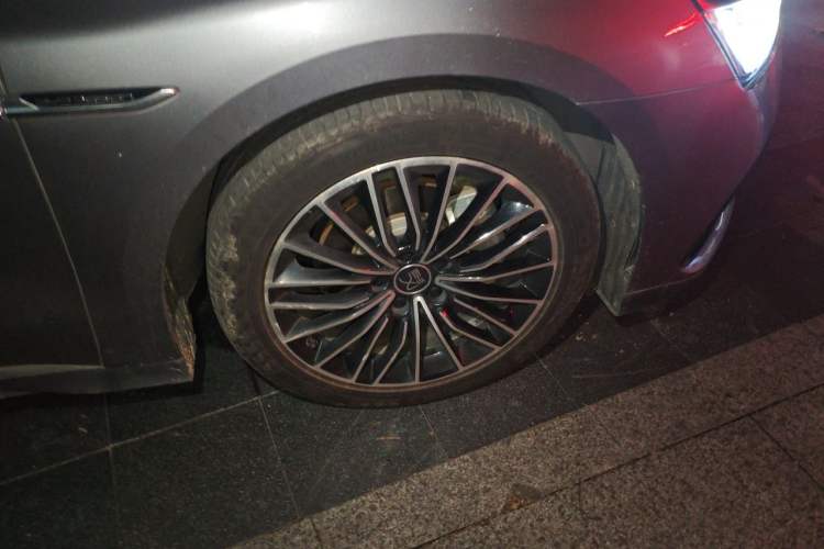 Used BYD Han 2022 DM-i 121KM Luxury Model Right Front Wheel Hub