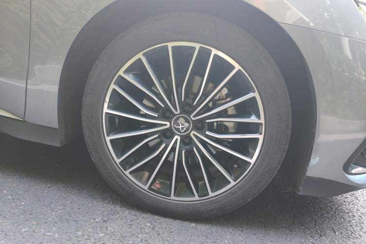 Used BYD Han 2022 DM-i 121KM Luxury Model Right Front Wheel Hub
