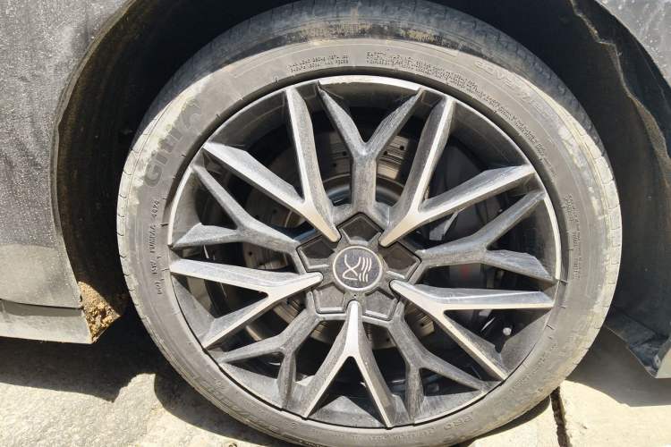 Used BYD Han 2022 DM-p 202km Four-Wheel Drive Flagship Model Right Front Wheel Hub