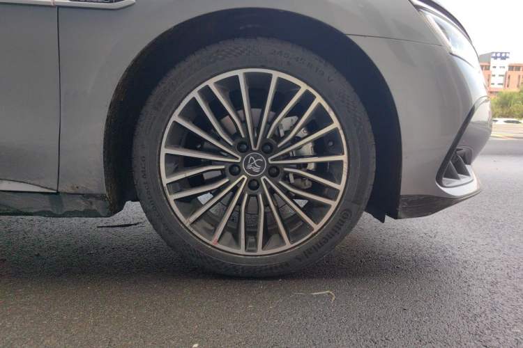 Used BYD Han 2022 DM-i 121KM Prestige Model Right Front Wheel Hub