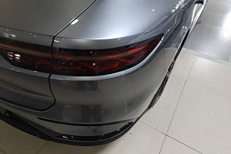 Used BYD Han 2022 DM-i 242km Flagship Model Right Rear Taillight