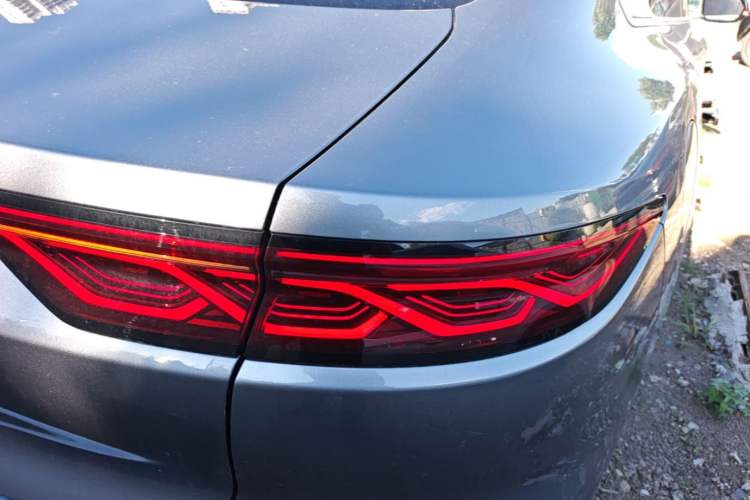 Used BYD Han 2022 EV Genesis Edition 715KM Front-Wheel-Drive Prestige Model Right Rear Taillight