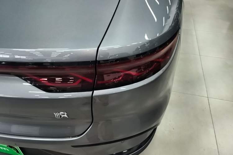 Used BYD Han 2022 DM-i 121KM Luxury Model Right Rear Taillight