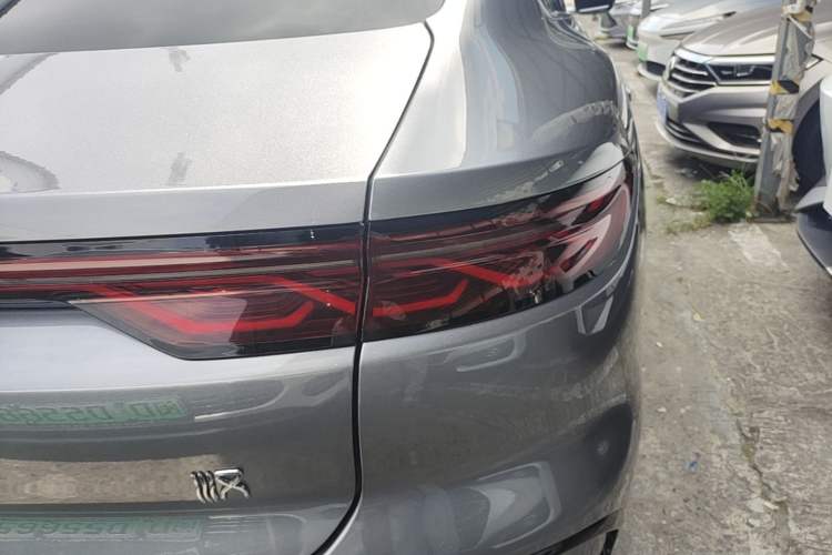 Used BYD Han 2022 DM-i 121KM Luxury Model Right Rear Taillight