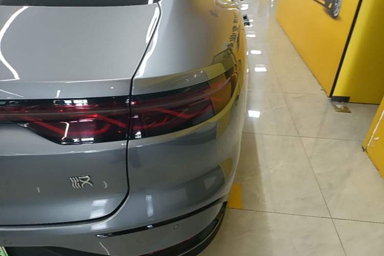 Used BYD Han 2022 EV Genesis Edition 715KM Front-Wheel-Drive Prestige Model Right Rear Taillight