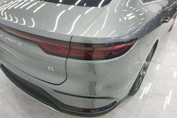 Used BYD Han 2022 EV Genesis Edition 715 km Front-Wheel-Drive Flagship Model Right Rear Taillight