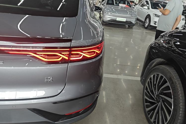 Used BYD Han 2022 DM-i 121KM Prestige Model Right Rear Taillight