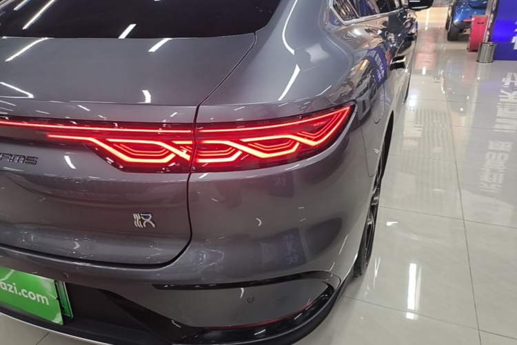 Used BYD Han 2022 EV Genesis Edition 715 km Front-Wheel-Drive Flagship Model Right Rear Taillight