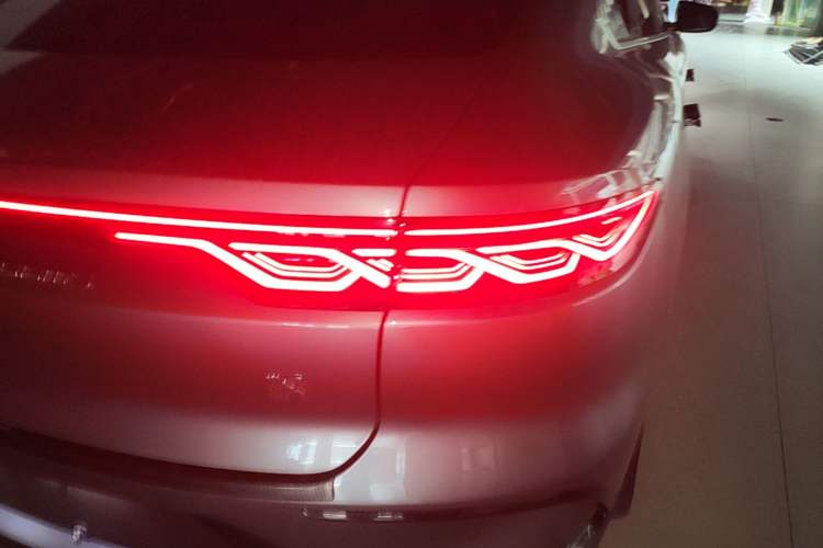 Used BYD Han 2022 DM-i 121KM Luxury Model Right Rear Taillight
