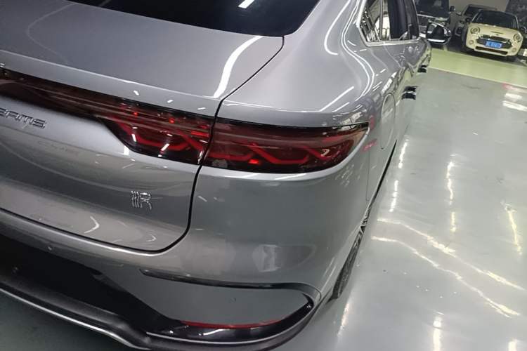 Used BYD Han 2022 DM-i 121KM Prestige Model Right Rear Taillight