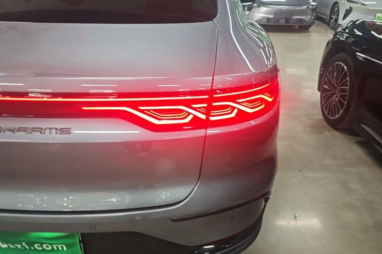 Used BYD Han 2022 EV Genesis Edition 715KM Front-Wheel-Drive Prestige Model Right Rear Taillight