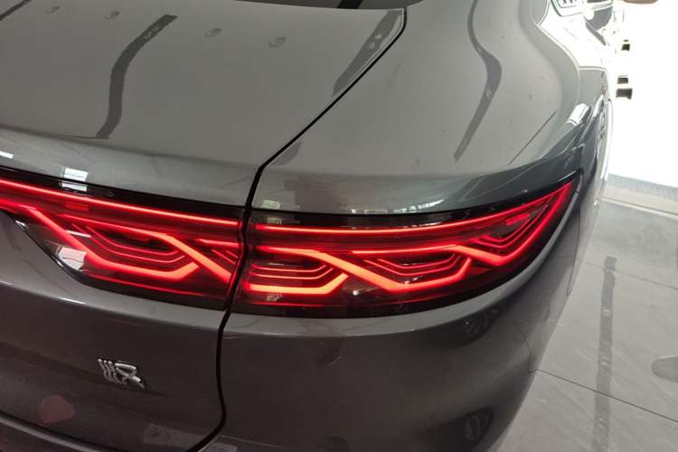 Used BYD Han 2022 DM-i 121KM Luxury Model Right Rear Taillight