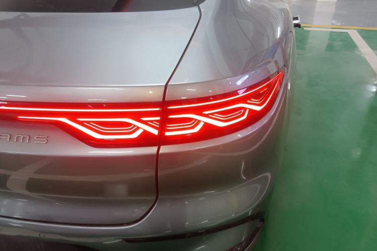 Used BYD Han 2022 DM-i 121KM Luxury Model Right Rear Taillight