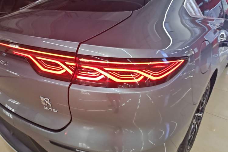 Used BYD Han 2022 DM-p 202km Four-Wheel Drive Flagship Model Right Rear Taillight