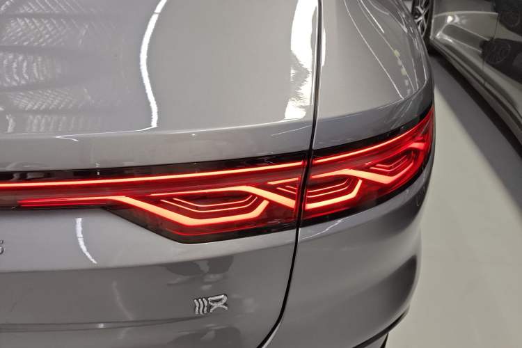 Used BYD Han 2022 DM-i 121KM Luxury Model Right Rear Taillight
