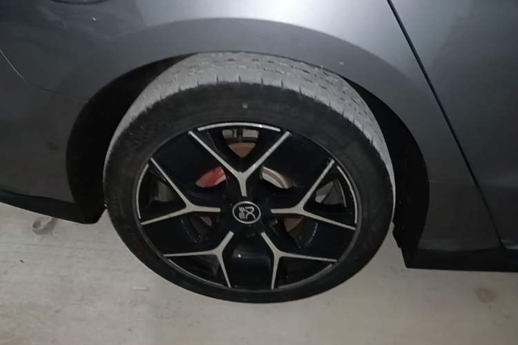 Used BYD Han 2022 EV Genesis Edition 715 km Front-Wheel-Drive Flagship Model Right Rear Wheel Hub