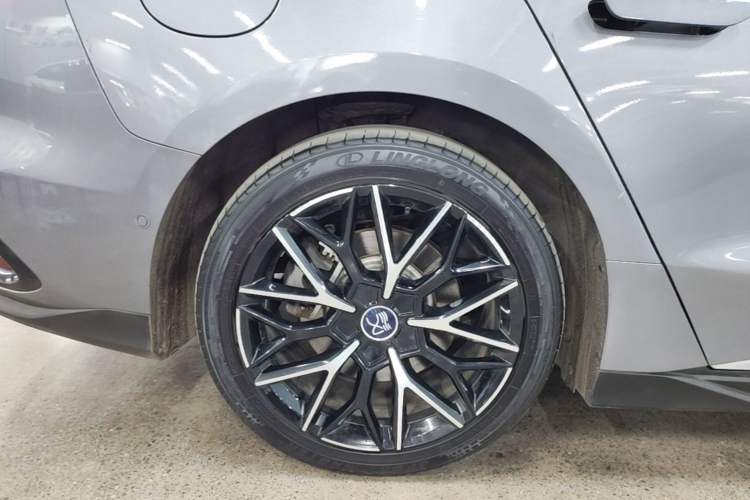 Used BYD Han 2022 EV Genesis Edition 610KM All-Wheel Drive Premium Model Right Rear Wheel Hub