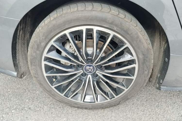 Used BYD Han 2022 EV Genesis Edition 715KM Front-Wheel-Drive Prestige Model Right Rear Wheel Hub