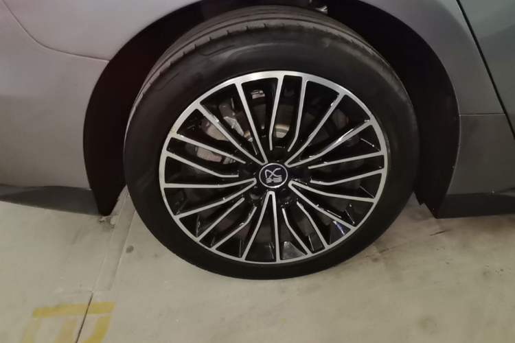 Used BYD Han 2022 DM-i 121KM Luxury Model Right Rear Wheel Hub