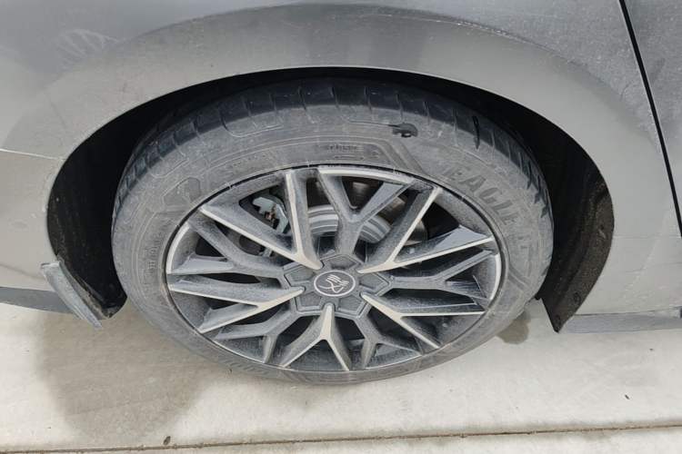 Used BYD Han 2022 EV Genesis Edition 610KM All-Wheel Drive Premium Model Right Rear Wheel Hub