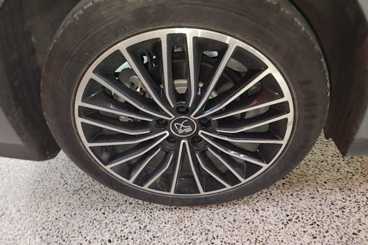 Used BYD Han 2022 DM-i 121KM Luxury Model Right Rear Wheel Hub