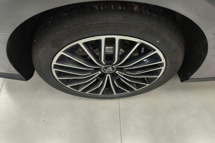 Used BYD Han 2022 DM-i 121KM Luxury Model Right Rear Wheel Hub