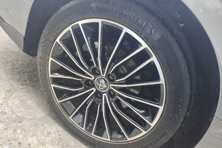 Used BYD Han 2022 DM-i 121KM Luxury Model Right Rear Wheel Hub