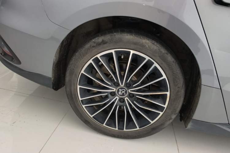 Used BYD Han 2022 DM-i 121KM Luxury Model Right Rear Wheel Hub