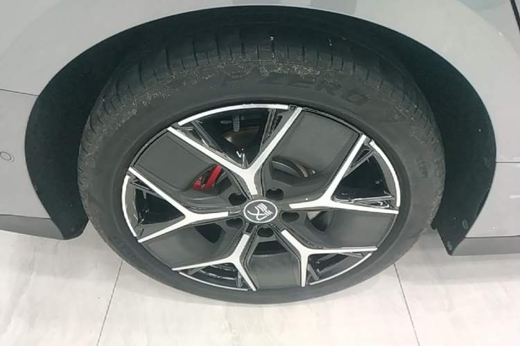 Used BYD Han 2022 EV Genesis Edition 715 km Front-Wheel-Drive Flagship Model Right Rear Wheel Hub