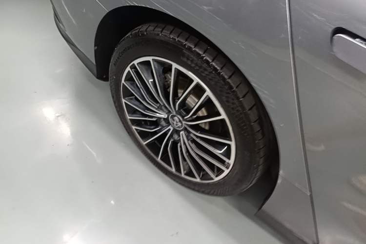 Used BYD Han 2022 DM-i 121KM Prestige Model Right Rear Wheel Hub
