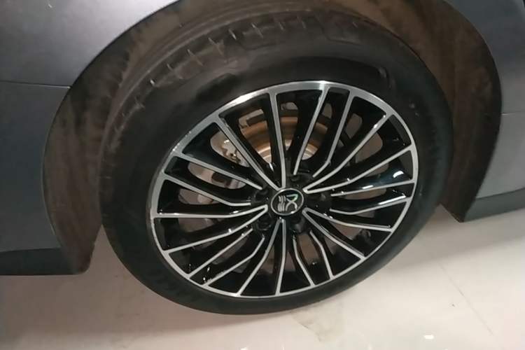 Used BYD Han 2022 DM-i 121KM Luxury Model Right Rear Wheel Hub