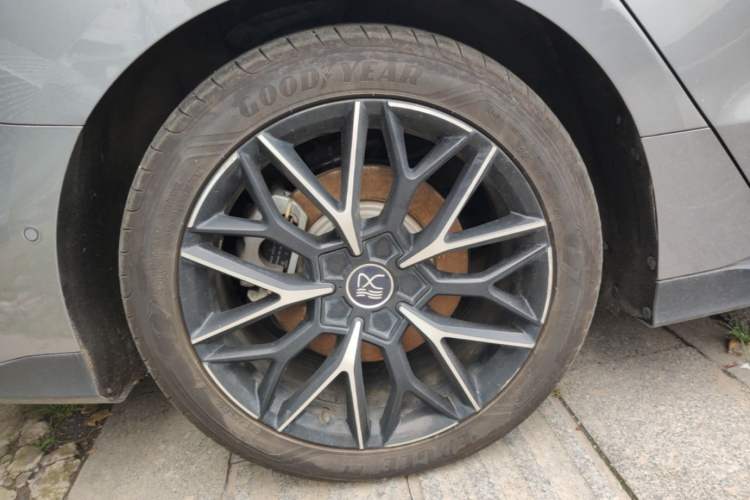 Used BYD Han 2022 EV Genesis Edition 610KM All-Wheel Drive Premium Model Right Rear Wheel Hub