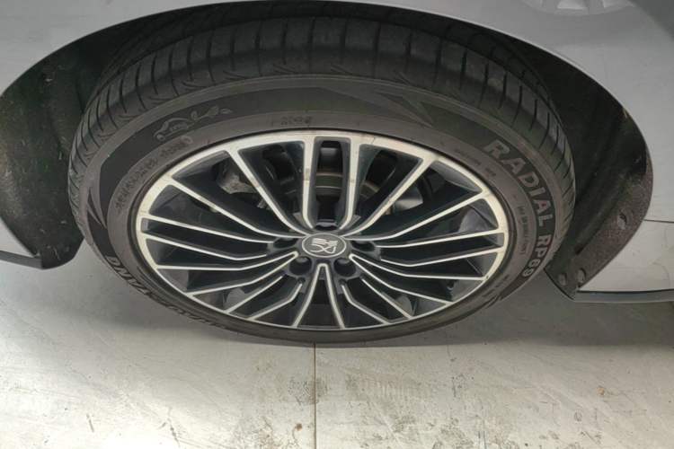 Used BYD Han 2022 EV Genesis Edition 715KM Front-Wheel-Drive Prestige Model Right Rear Wheel Hub