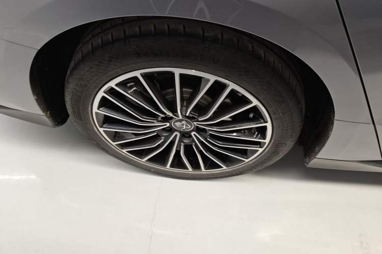 Used BYD Han 2022 DM-i 121KM Luxury Model Right Rear Wheel Hub