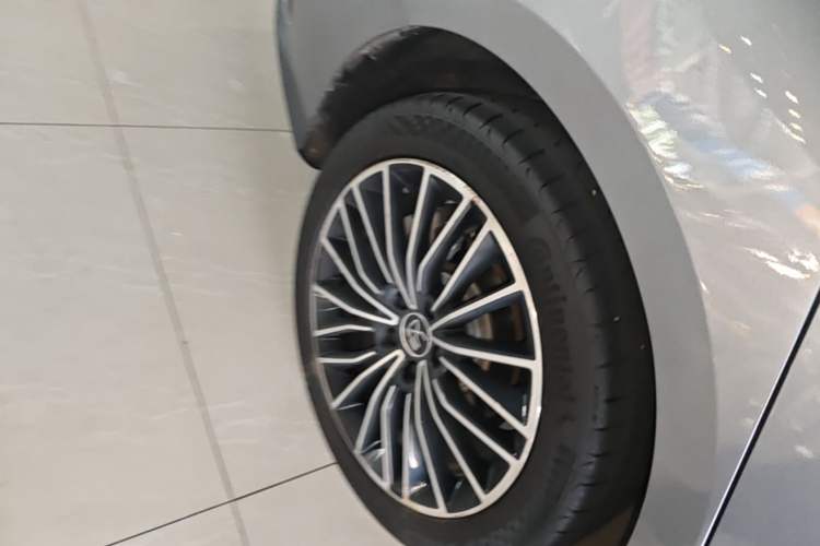 Used BYD Han 2022 DM-i 121KM Luxury Model Right Rear Wheel Hub