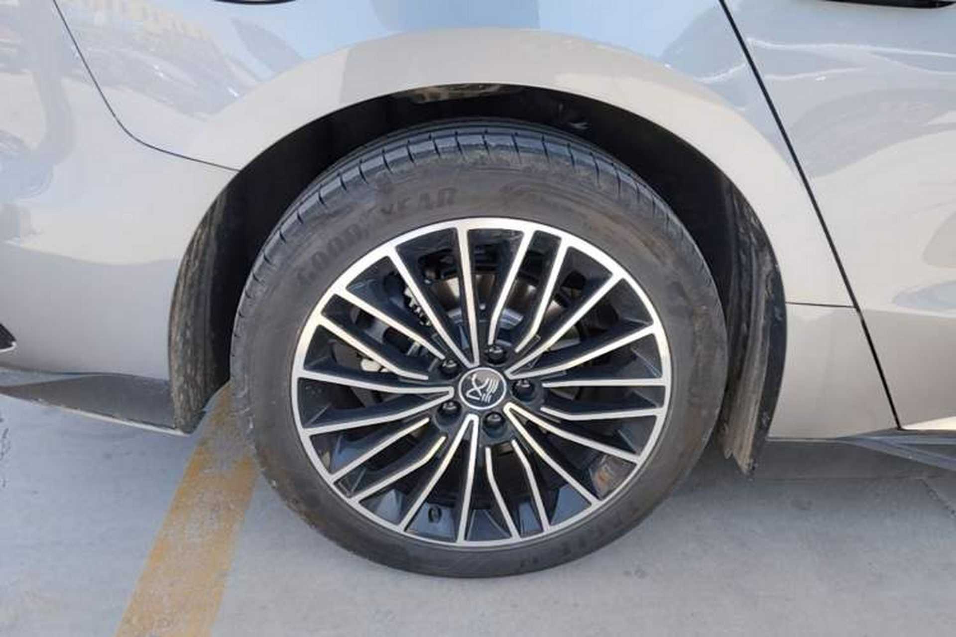 Used BYD Han 2022 DM-i 121KM Prestige Model Right Rear Wheel Hub