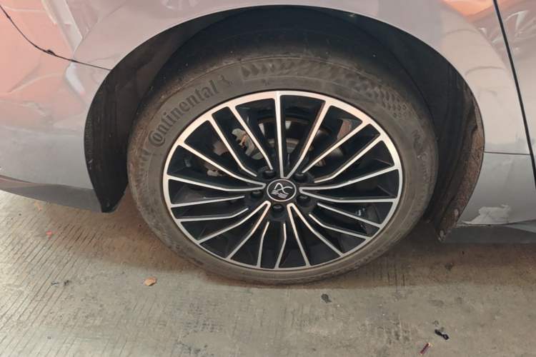 Used BYD Han 2022 DM-i 121KM Luxury Model Right Rear Wheel Hub