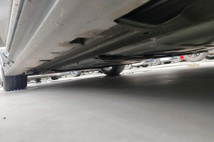 Used BYD Han 2022 EV Genesis Edition 610KM All-Wheel Drive Premium Model Right Side Sill