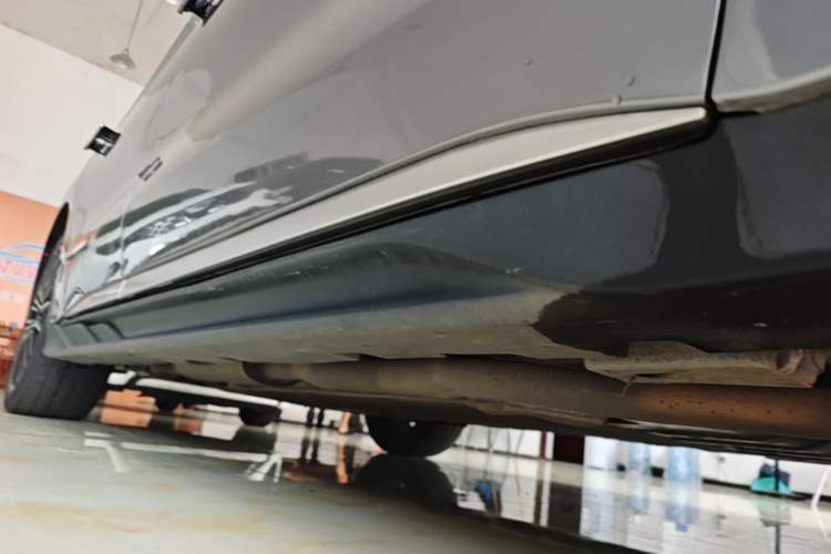 Used BYD Han 2022 DM-i 121KM Prestige Model Right Side Sill