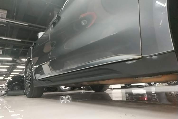 Used BYD Han 2022 DM-i 121KM Prestige Model Right Side Sill