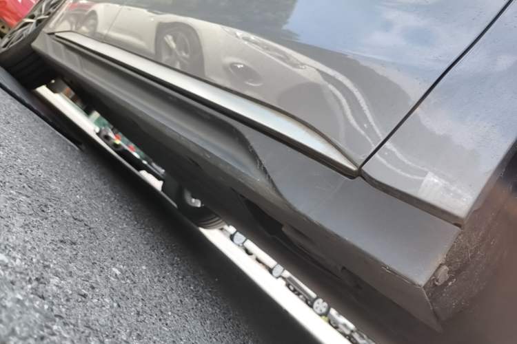 Used BYD Han 2022 EV Genesis Edition 610KM All-Wheel Drive Premium Model Right Side Sill