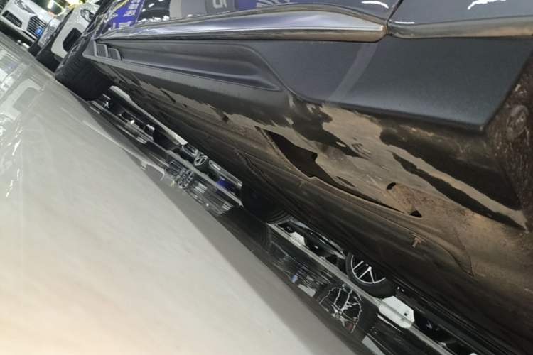 Used BYD Han 2022 EV Genesis Edition 715 km Front-Wheel-Drive Flagship Model Right Side Sill