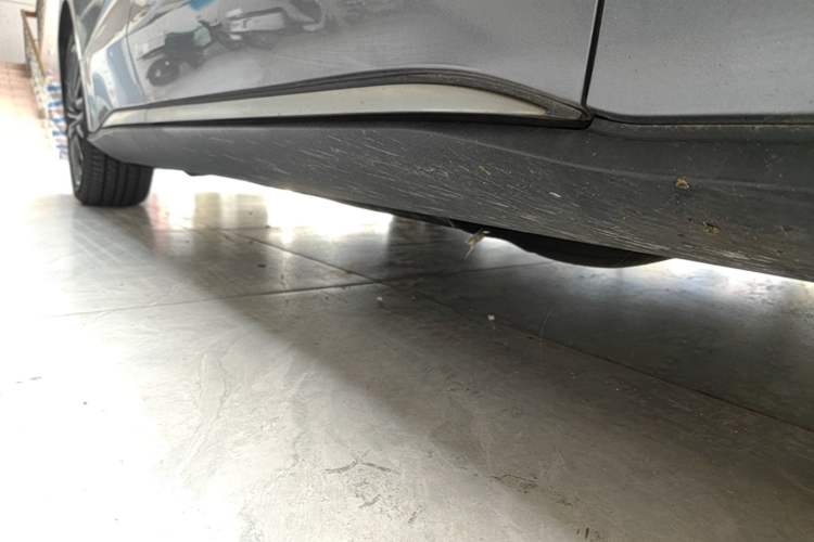 Used BYD Han 2022 EV Genesis Edition 715KM Front-Wheel-Drive Prestige Model Right Side Sill