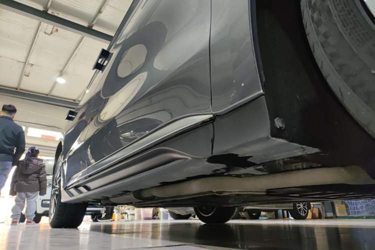 Used BYD Han 2022 DM-i 121KM Luxury Model Right Side Sill