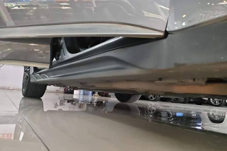 Used BYD Han 2022 DM-i 121KM Luxury Model Right Side Sill