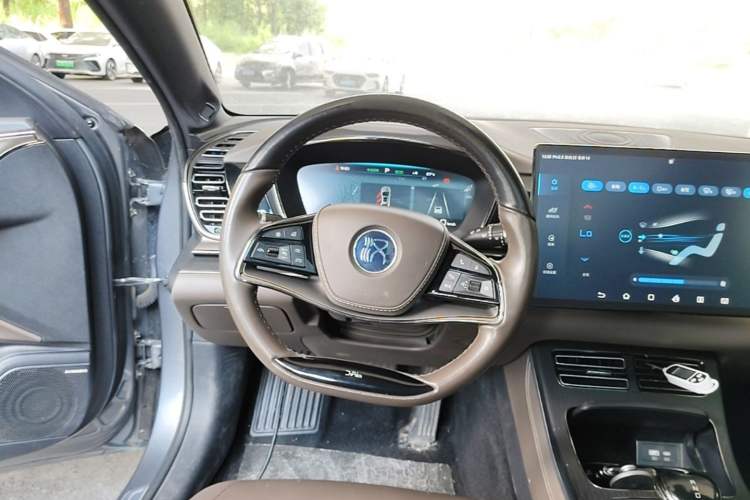Used BYD Han 2022 EV Genesis Edition 715 km Front-Wheel-Drive Flagship Model Steering Wheel