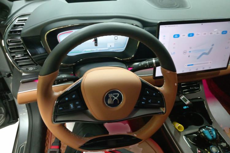Used BYD Han 2022 DM-p 202km Four-Wheel Drive Flagship Model Steering Wheel