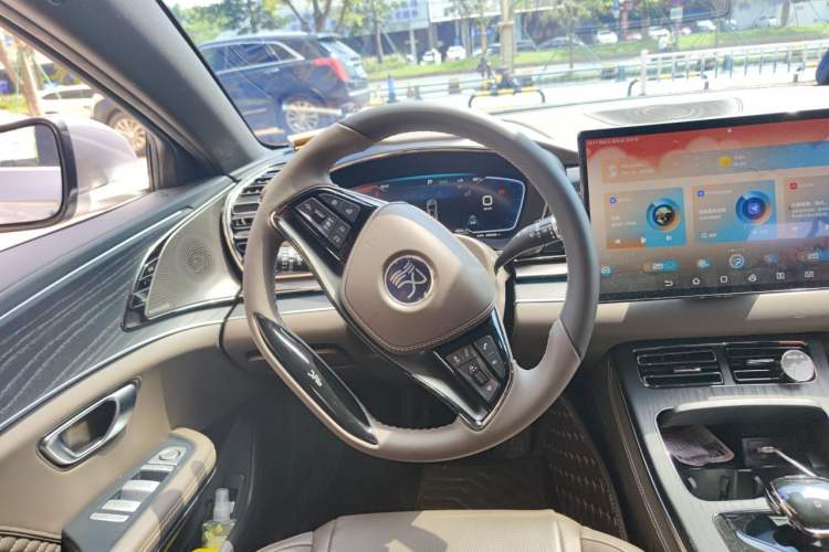 Used BYD Han 2022 DM-i 121KM Luxury Model Steering Wheel