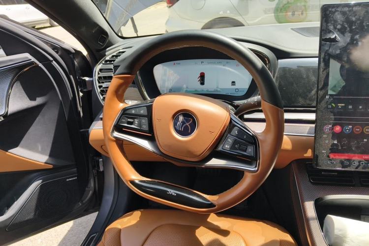 Used BYD Han 2022 DM-p 202km Four-Wheel Drive Flagship Model Steering Wheel